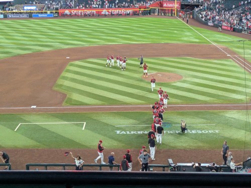Dbacks celebrating the win